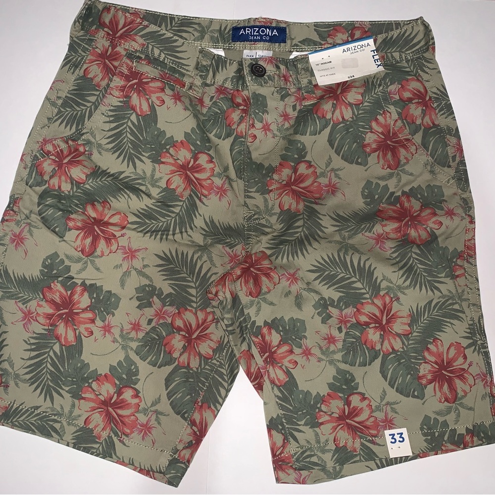 New Arizona Men’s Shorts.  Floral pattern. 10” inseam.  Flex classic fit.